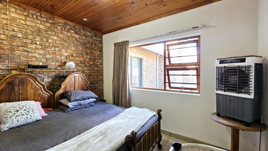 7 Bedroom Property for Sale in Oyster Bay Eastern Cape